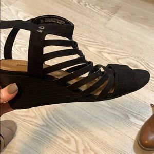 Women’s wedge sandals